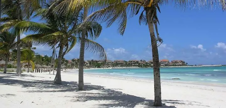 Bed & Breakfast Villa Oasis Puerto Aventuras