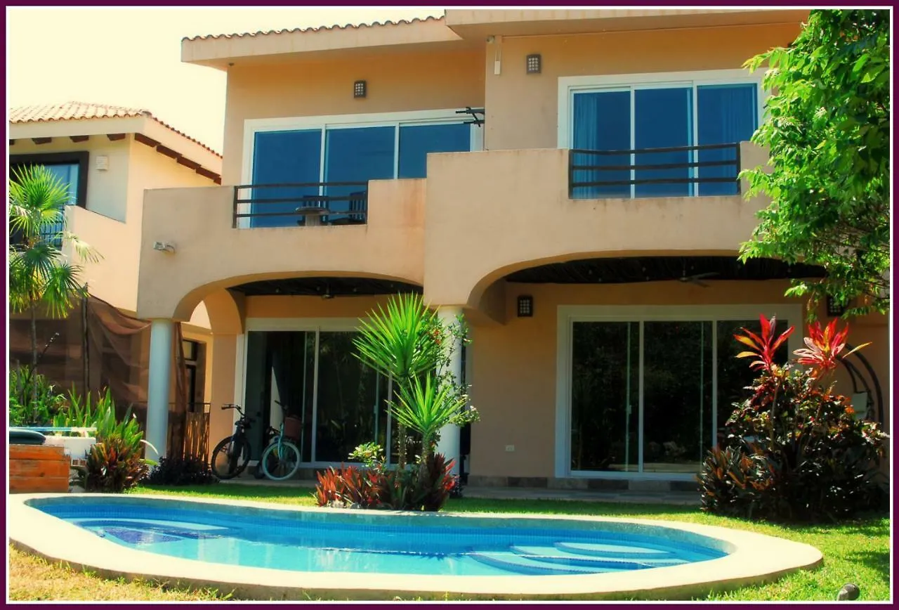 Villa Oasis Puerto Aventuras Bed & Breakfast